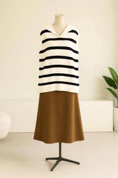 Büyük Yakalı Çizgili Triko Süveter Ekru Siyah