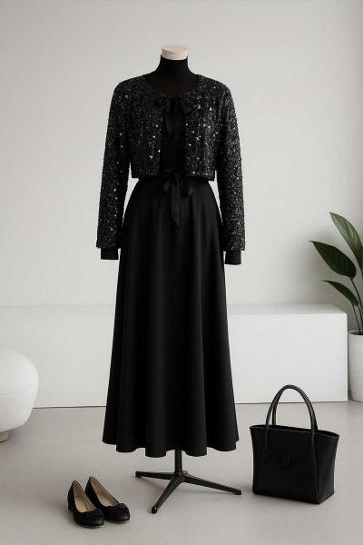 Üstü Pul Payet Etekli Takım Siyah