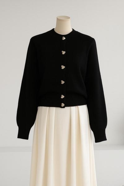 Kalp Düğmeli Kısa Triko Hırka Siyah