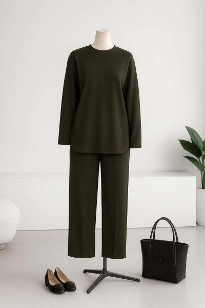 Arkası Uzun Parçalı Dikişli Pantolonlu Oysho Takım Haki