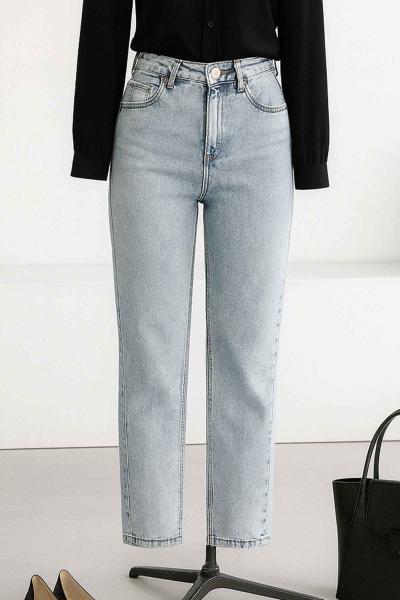 Mom Fit Kesik Paça Kot Pantolon Açık Mavi